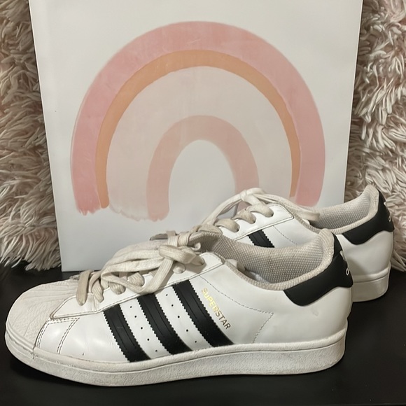 •𝙰𝙳𝙸𝙳𝙰𝚂 𝚂𝚄𝙿𝙴𝚁𝚂𝚃𝙰𝚁 𝚂𝙷𝙾𝙴𝚂 - Picture 3 of 8